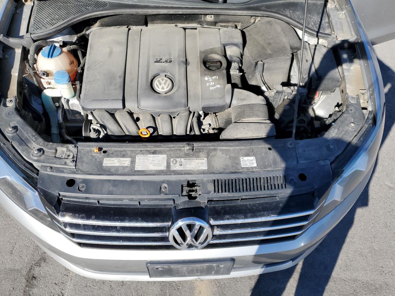 VOLKSWAGEN PASSAT SE