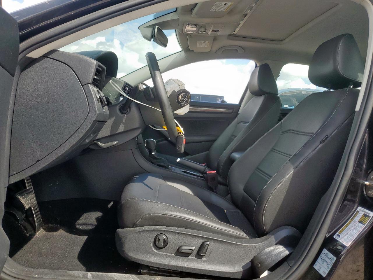 VOLKSWAGEN PASSAT R-LINE