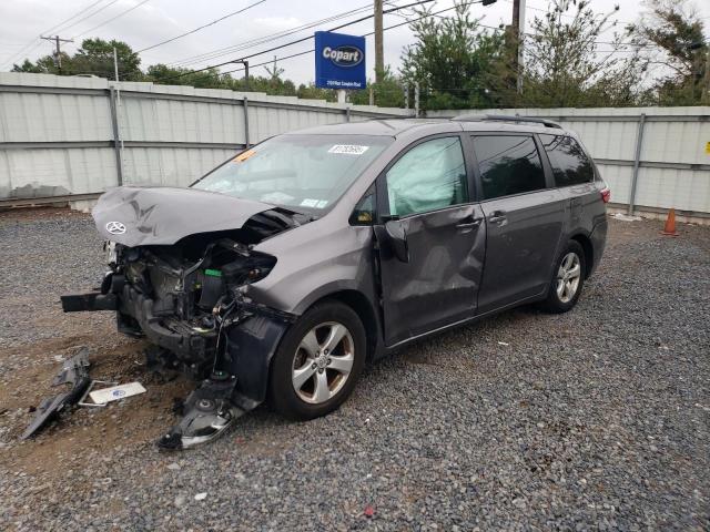 Global Auto Auctions: 2017 TOYOTA SIENNA LE