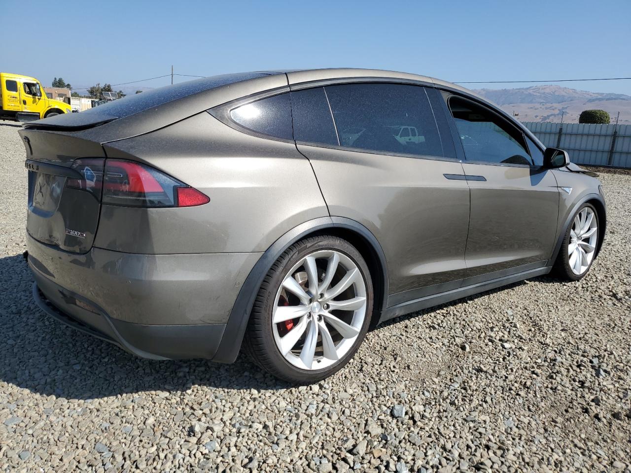 TESLA MODEL X