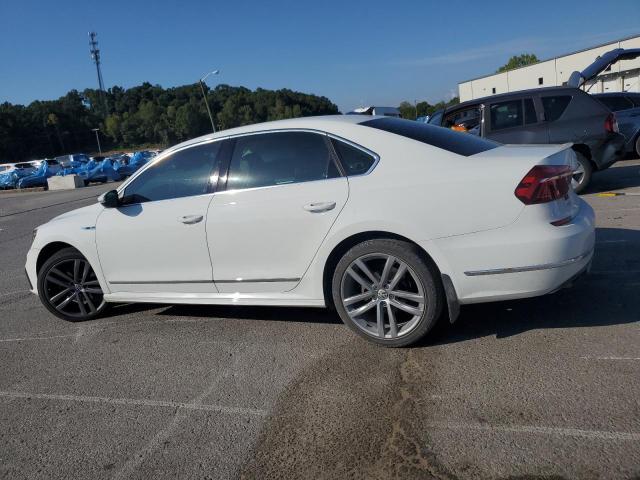 2017 VOLKSWAGEN PASSAT R-L 1VWDT7A36HC001655