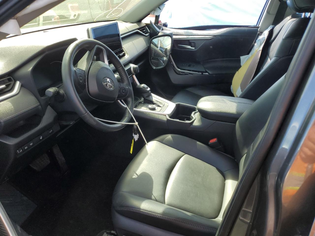 TOYOTA RAV4 XLE PREMIUM