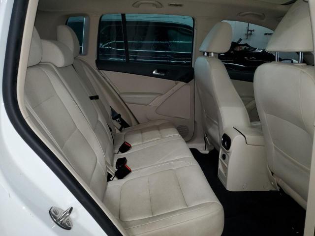 2017 VOLKSWAGEN TIGUAN WOL WVGSV7AX4HK016261