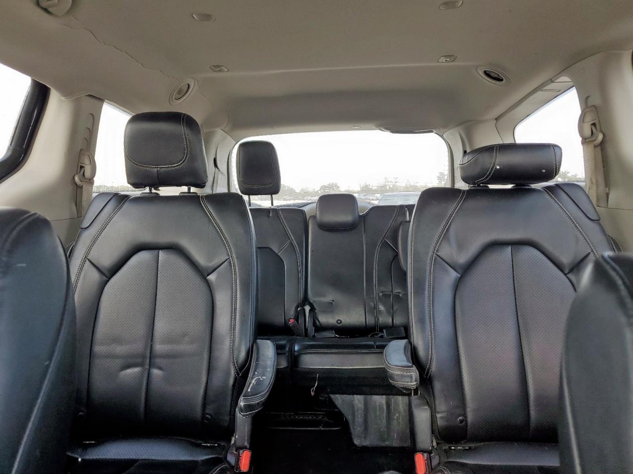 CHRYSLER VOYAGER LXI