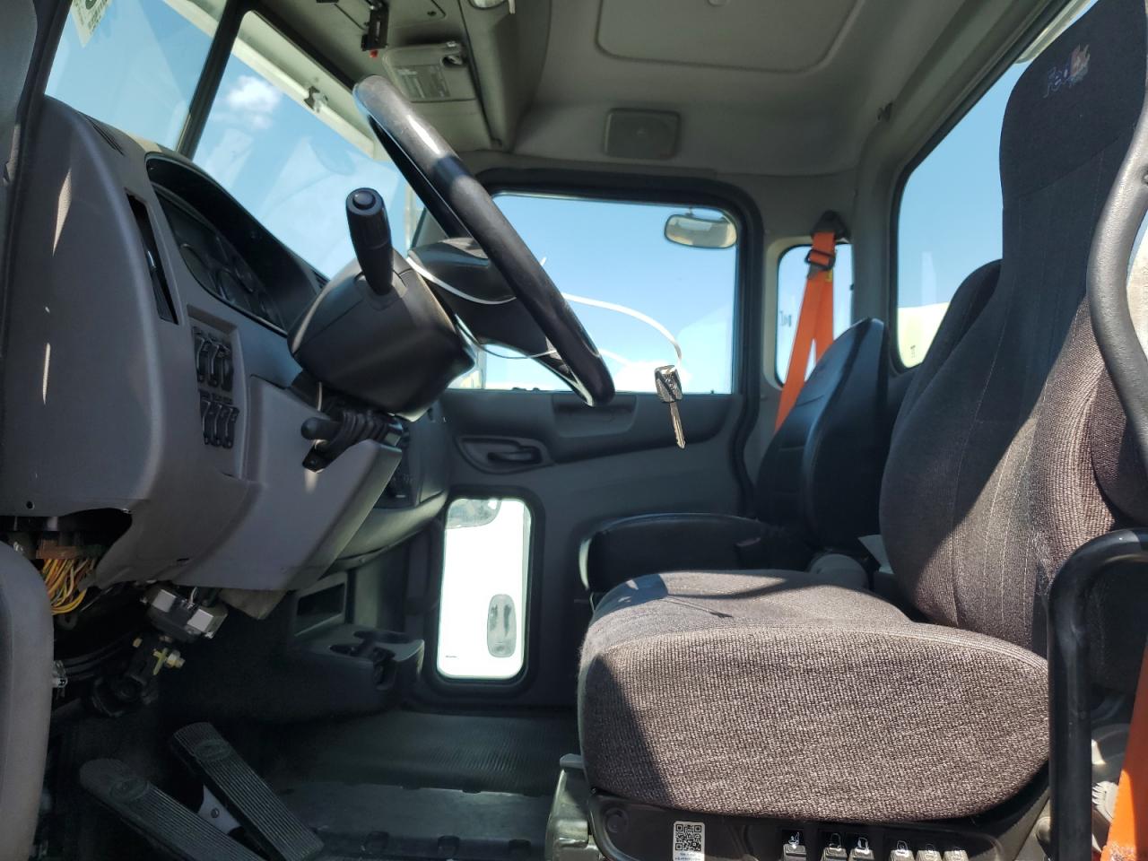 Lot #3285525330 2017 PETERBILT TRACTOR 348