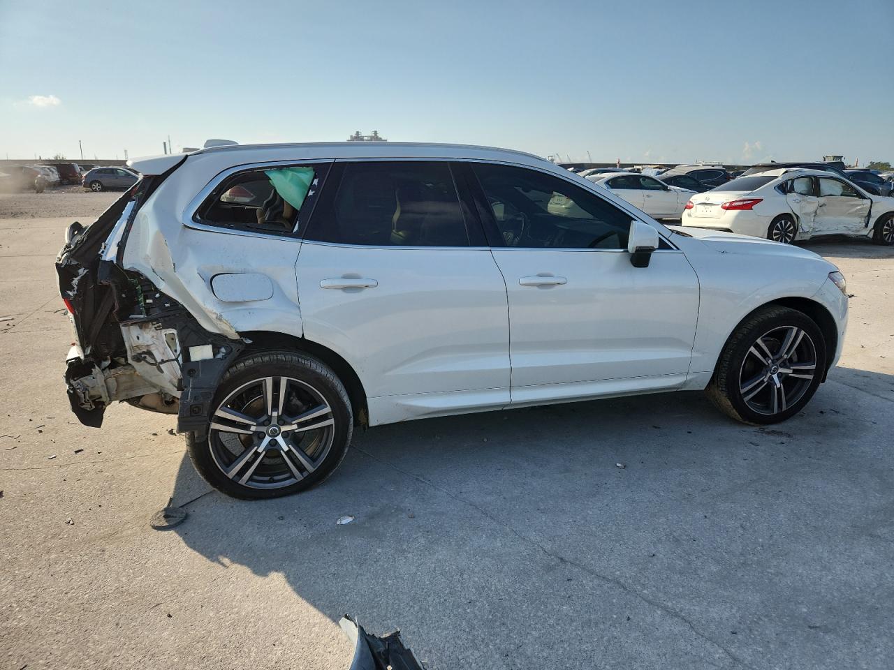 VOLVO XC60 T5 MOMENTUM