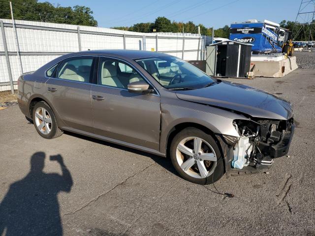 2015 VOLKSWAGEN PASSAT SE 1VWBT7A30FC027897