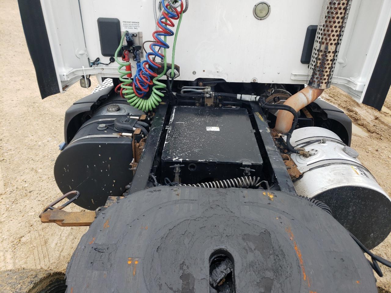 Lot #3267128134 2016 KENWORTH T680