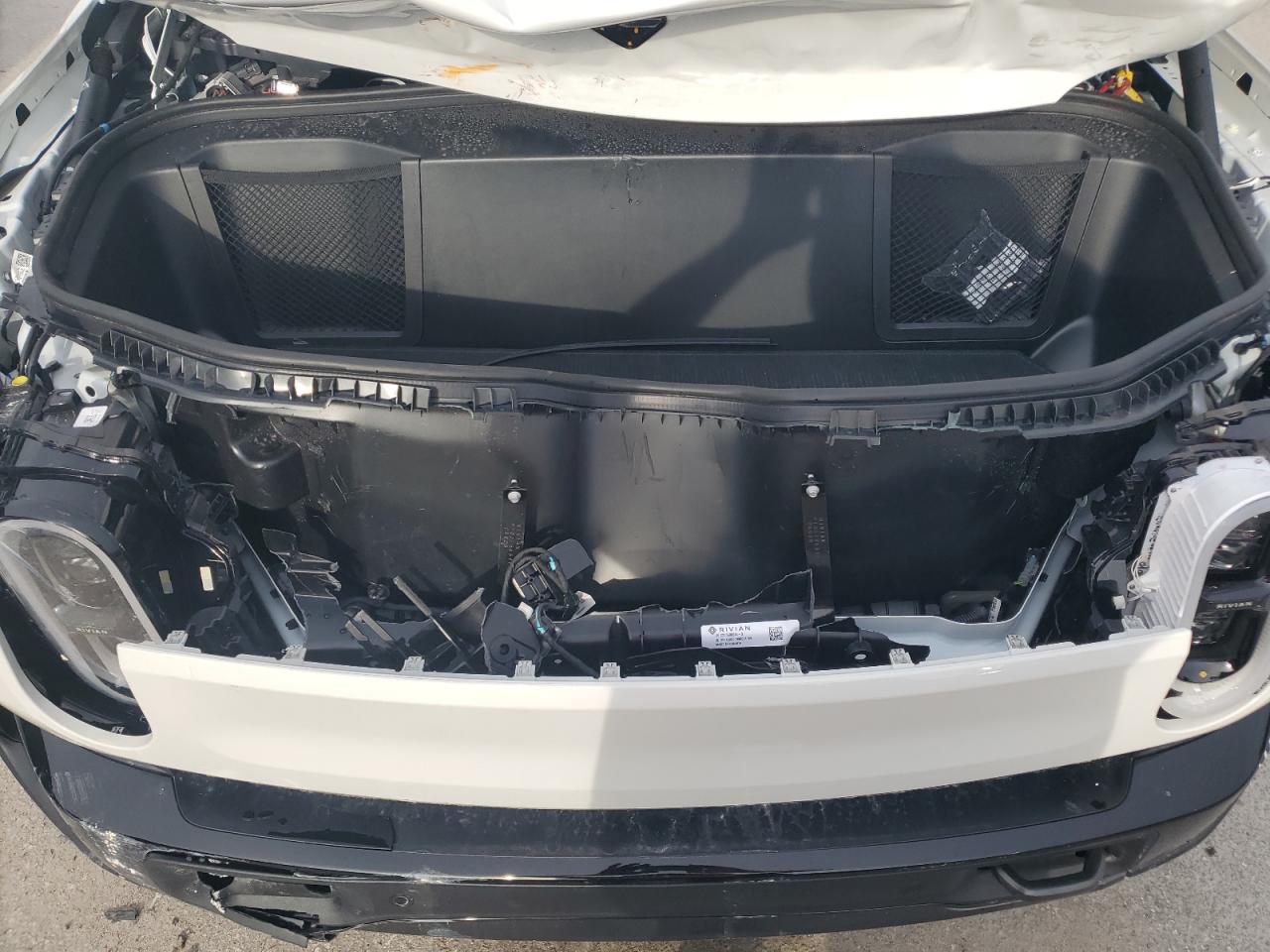 RIVIAN R1S ADVENTURE