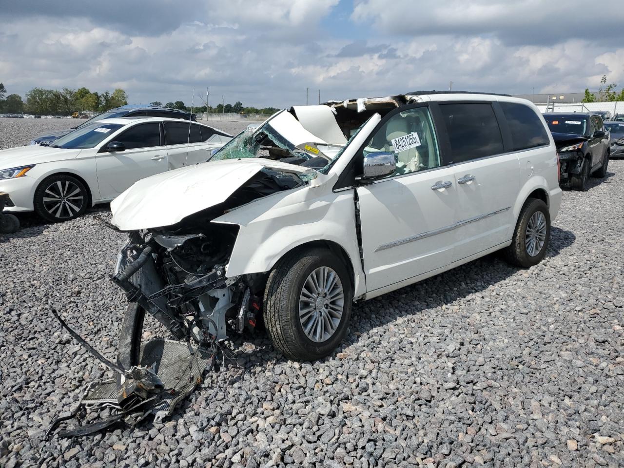 CHRYSLER TOWN & COUNTRY TOURING L