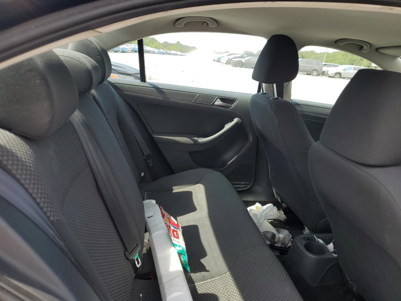 VOLKSWAGEN JETTA BASE