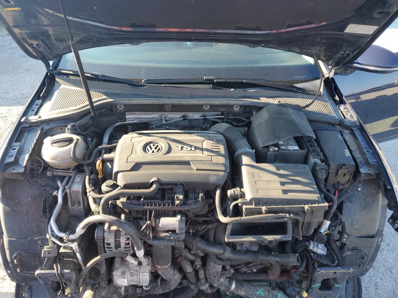 VOLKSWAGEN GOLF S/SE