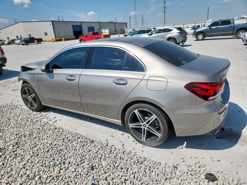 2019 MERCEDES-BENZ A 220 4MAT WDD3G4FB8KW001377