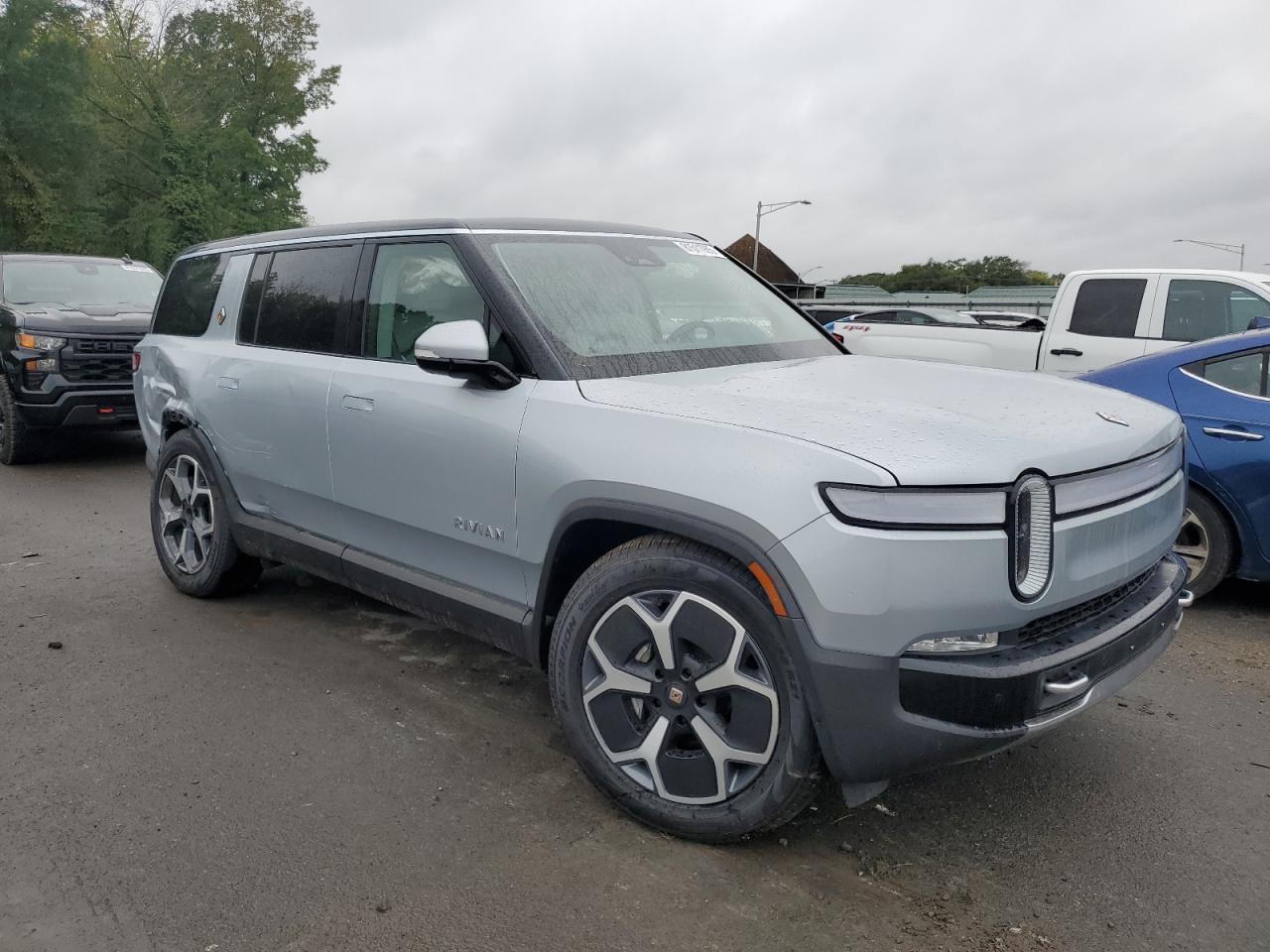 RIVIAN R1S ADVENTURE