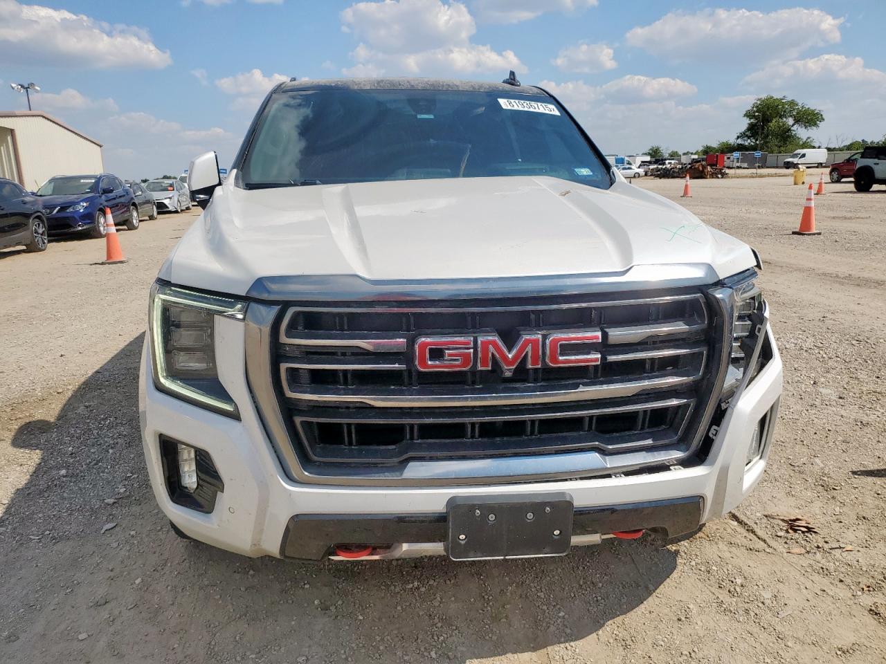 GMC YUKON AT4