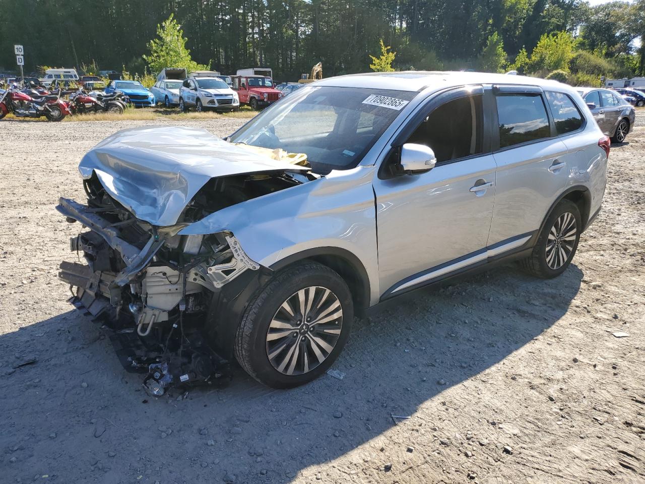 MITSUBISHI OUTLANDER SE