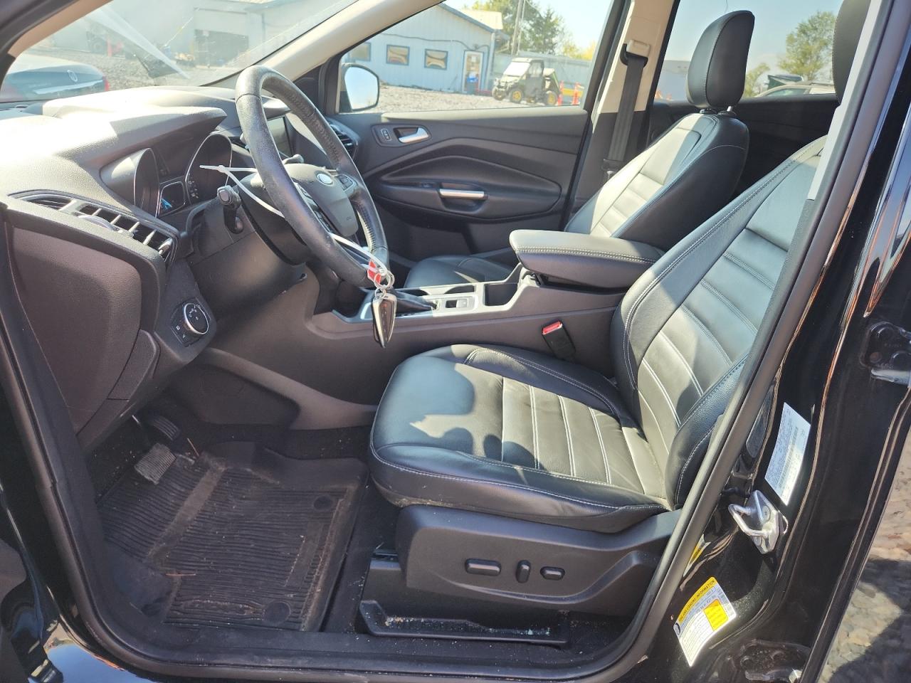 FORD ESCAPE TITANIUM