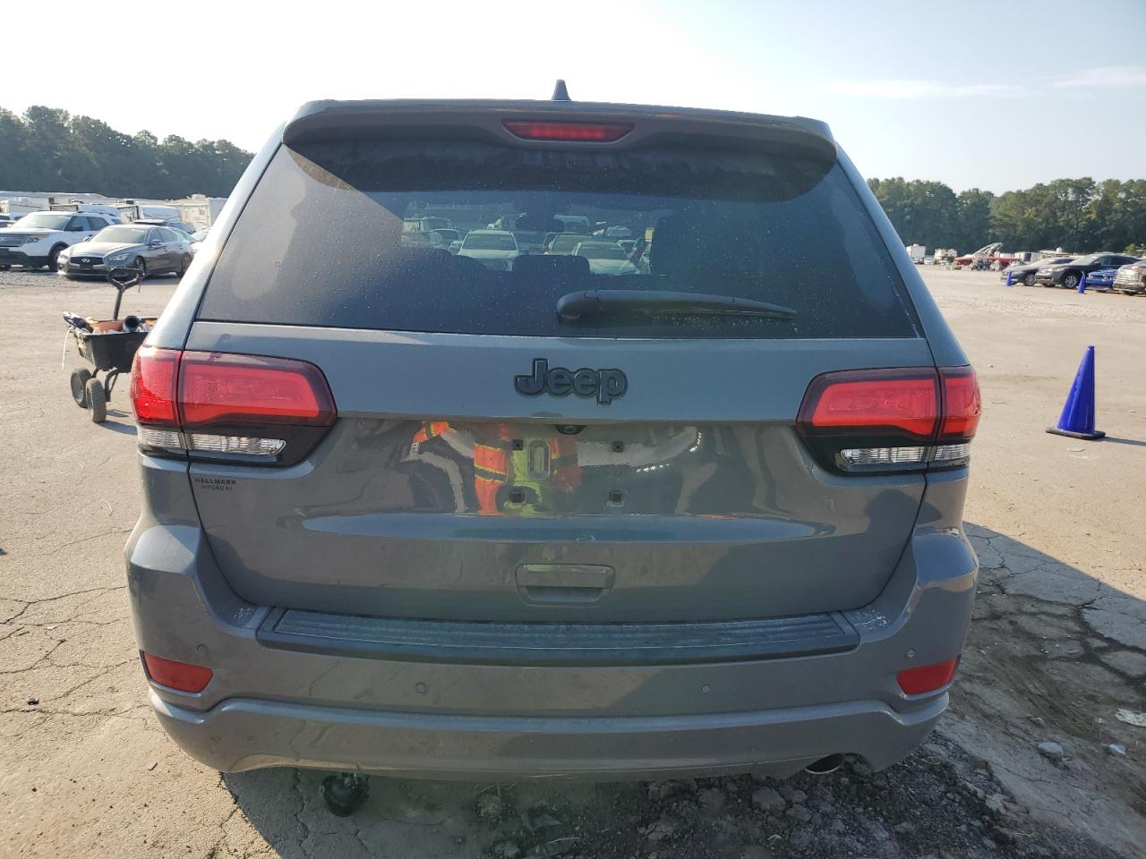 JEEP GRAND CHEROKEE LAREDO