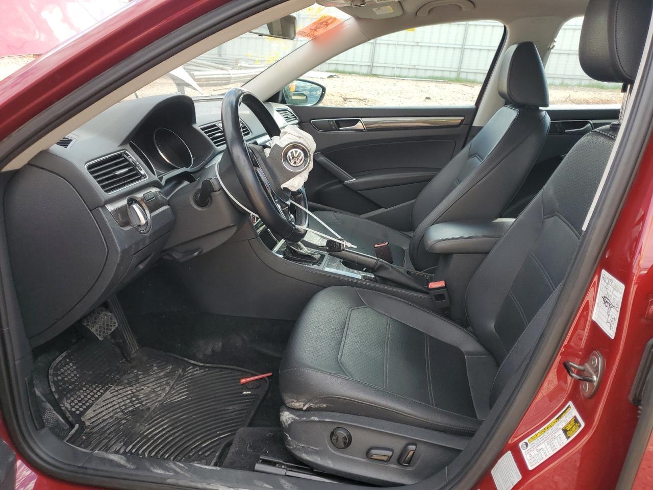 VOLKSWAGEN PASSAT SE