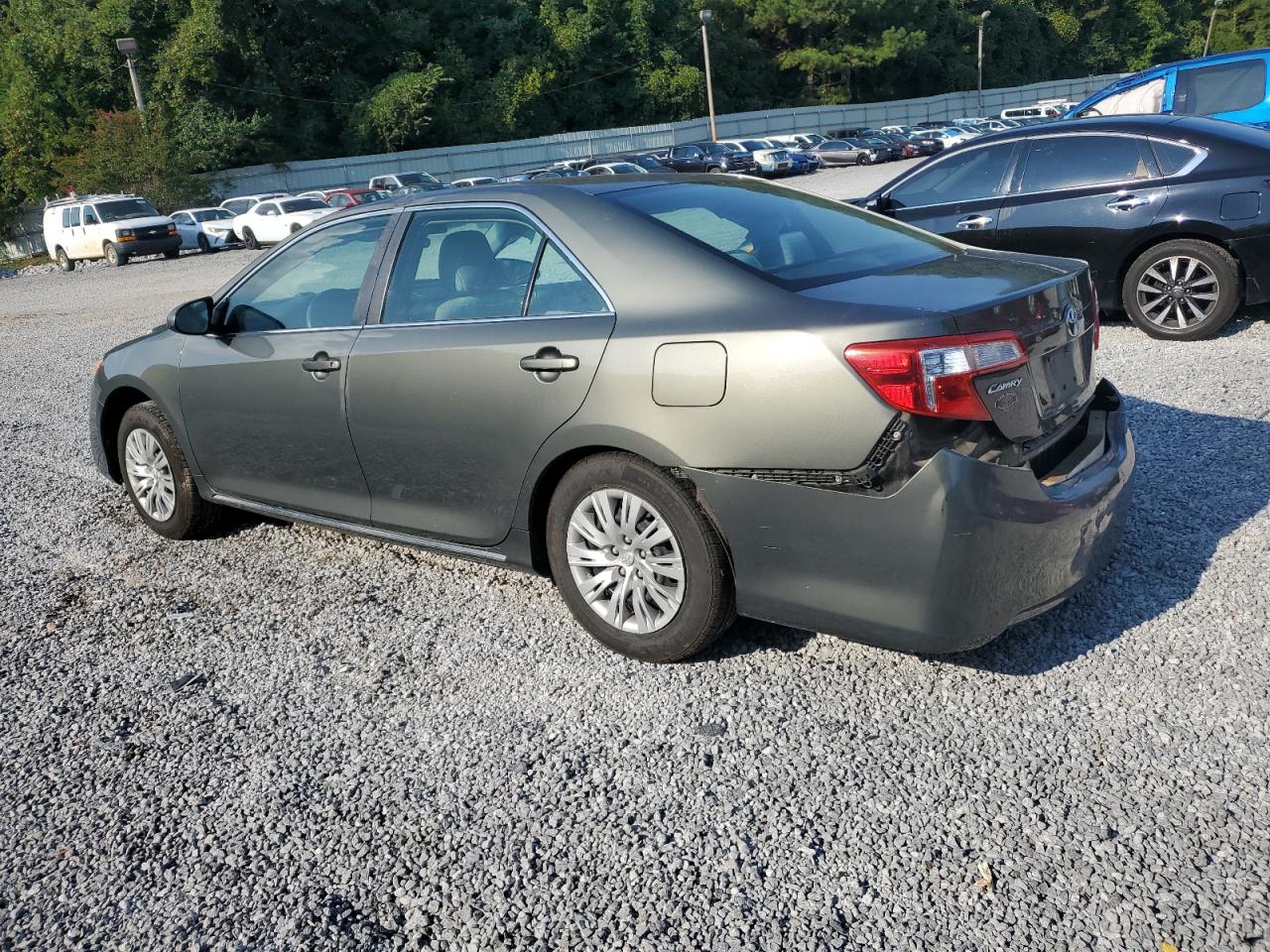 TOYOTA CAMRY BASE
