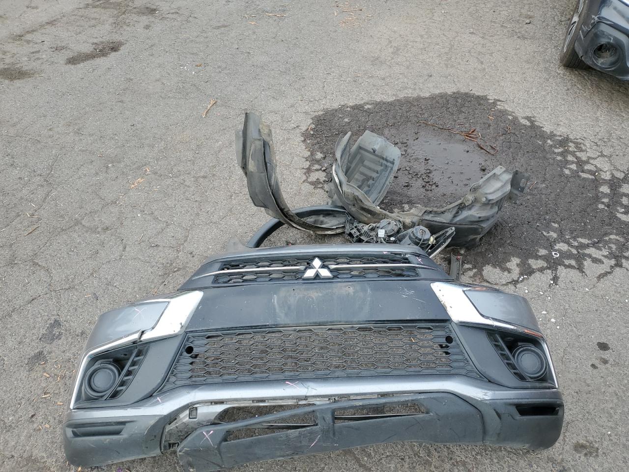 MITSUBISHI OUTLANDER ES