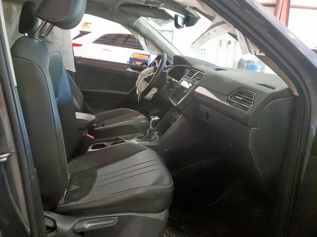 VOLKSWAGEN TIGUAN SE