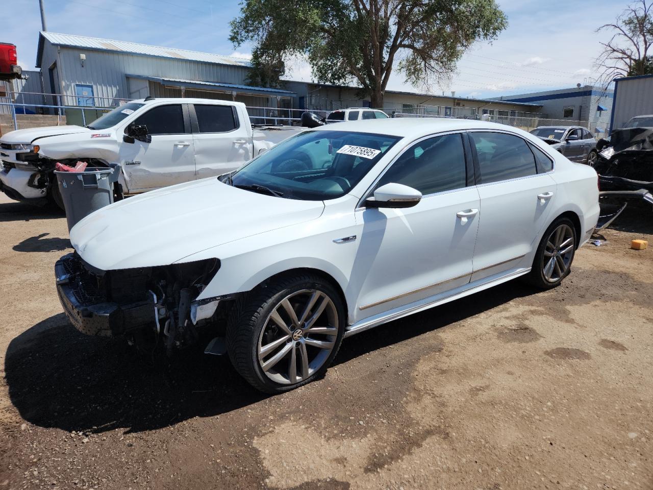 Lot #3284628348 2017 VOLKSWAGEN PASSAT R-L