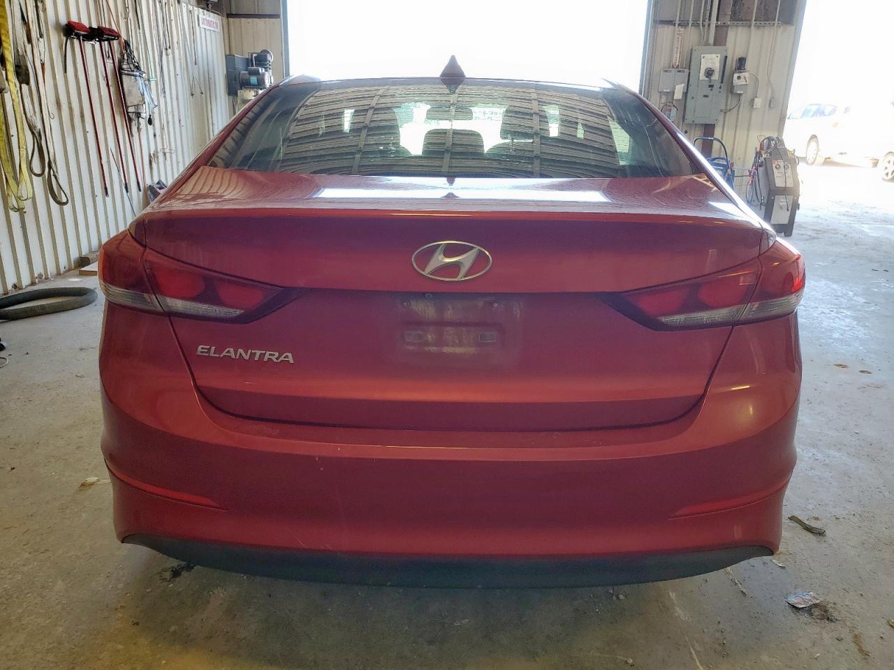 HYUNDAI ELANTRA SE