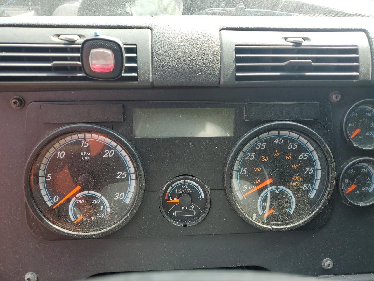 Lot #3302885912 2014 FREIGHTLINER CASCADIA 1