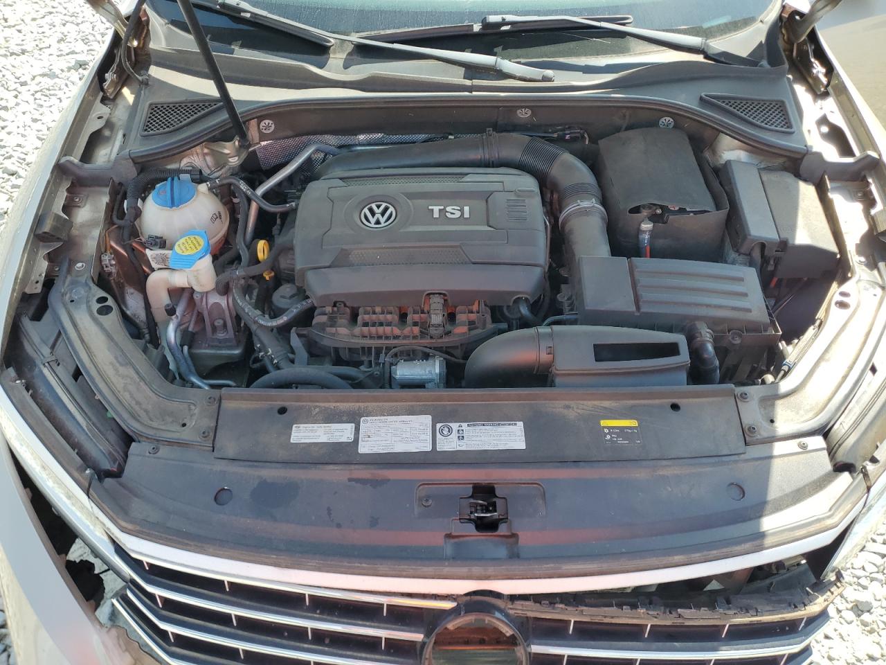 VOLKSWAGEN PASSAT SE