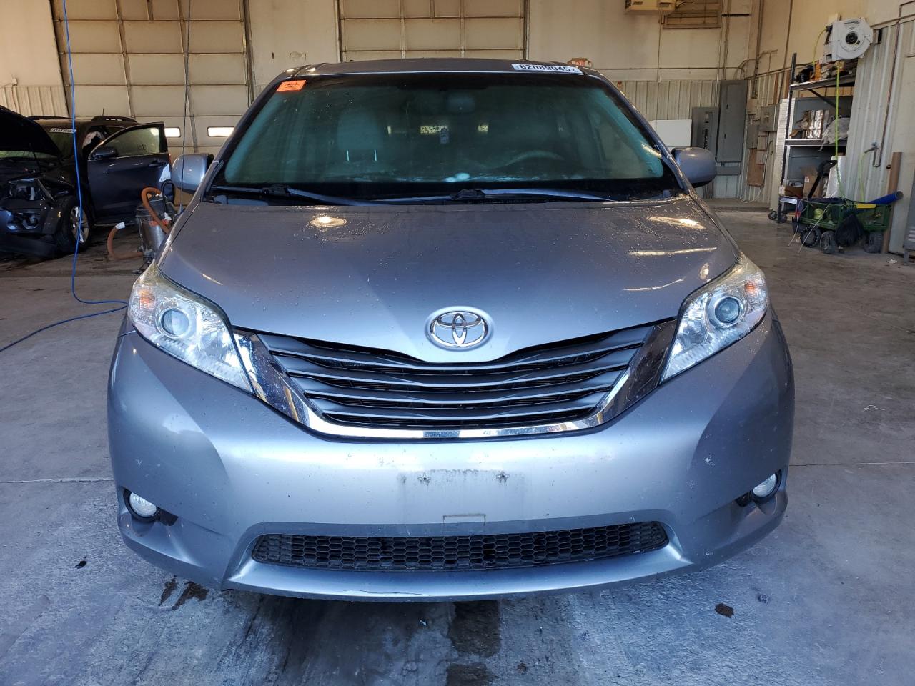 TOYOTA SIENNA XLE