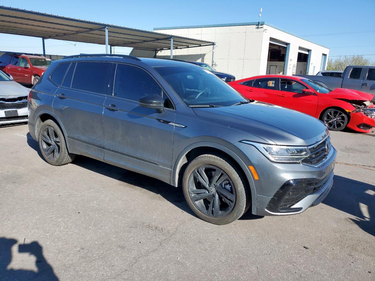 VOLKSWAGEN TIGUAN SE R-LINE BLACK