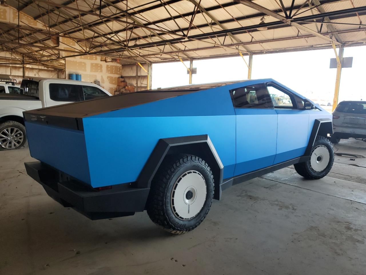 Lot #3309683864 2024 TESLA CYBERTRUCK