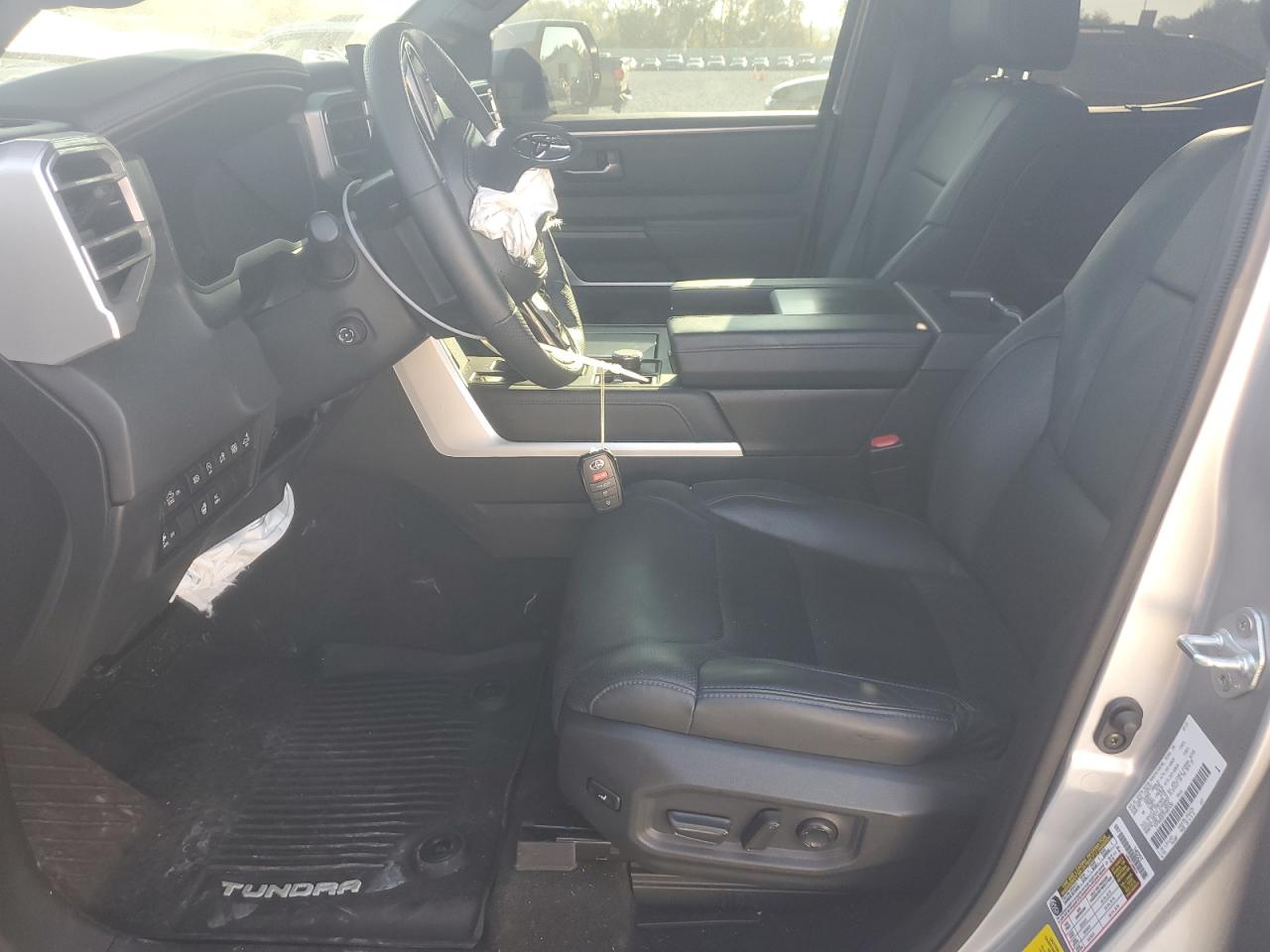 TOYOTA TUNDRA CREWMAX PLATINUM