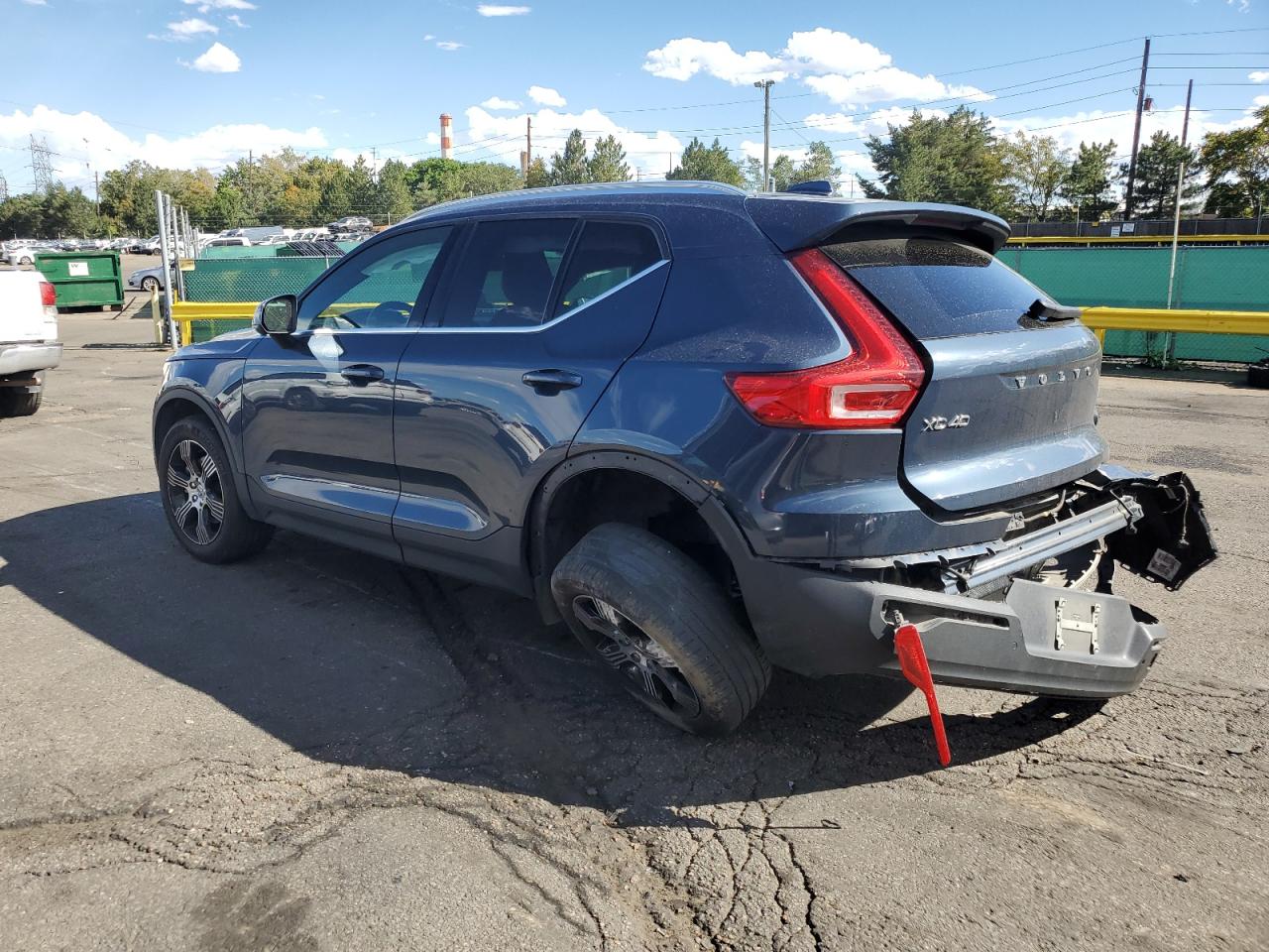 Lot #3317774074 2022 VOLVO XC40 T4 IN