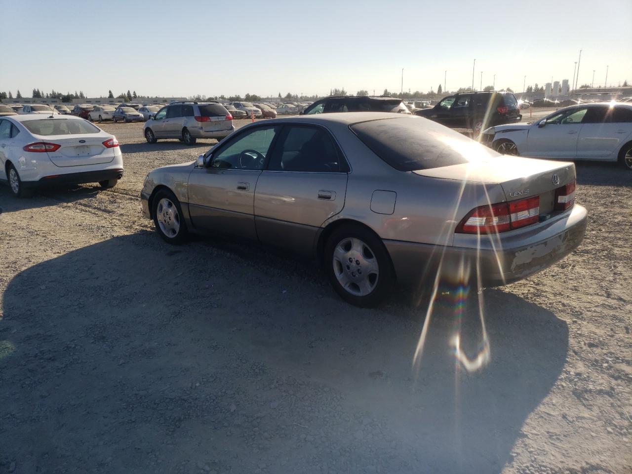 Lot #3305442162 2000 LEXUS ES 300