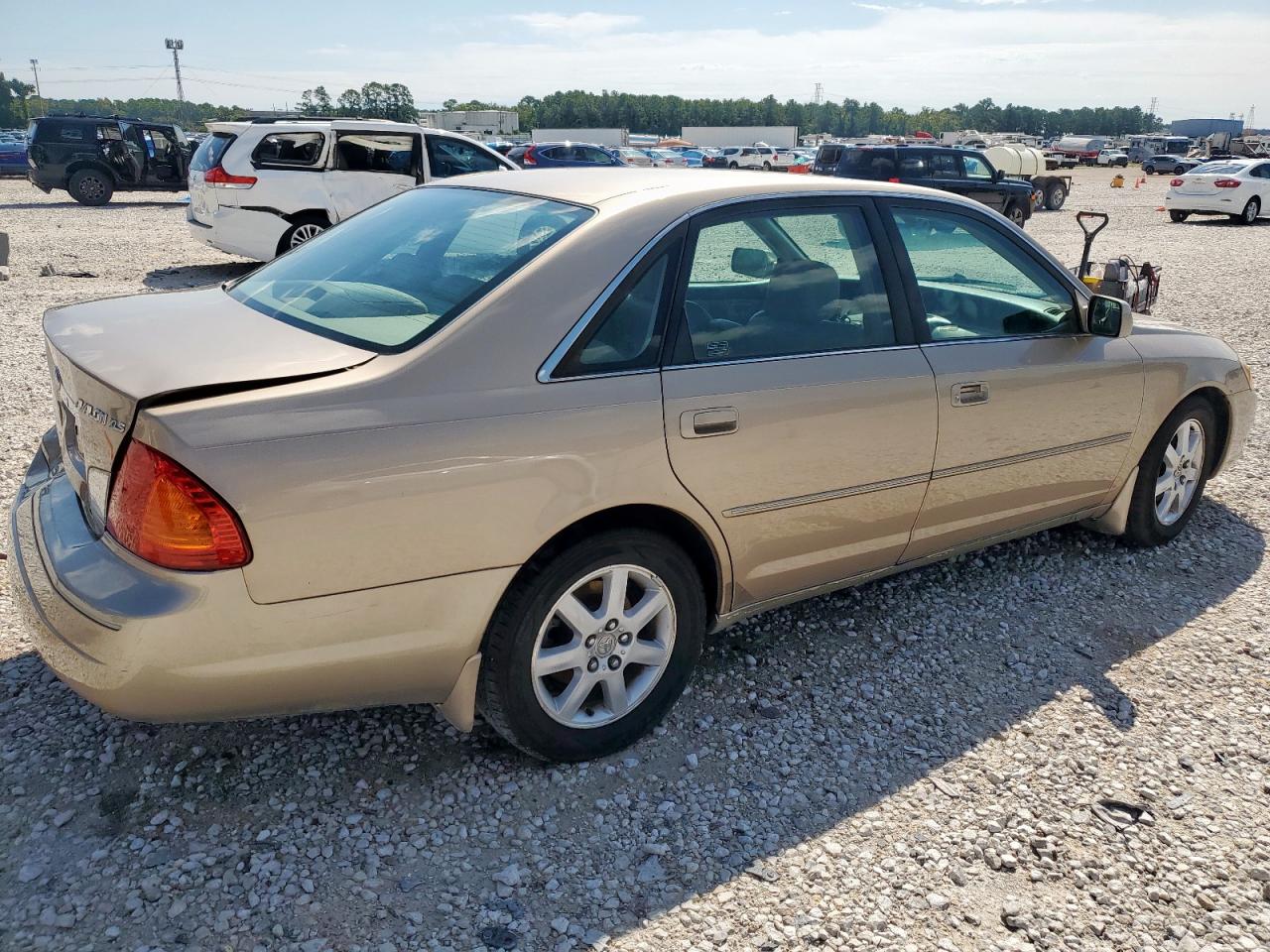 Lot #3290348816 2000 TOYOTA AVALON XL
