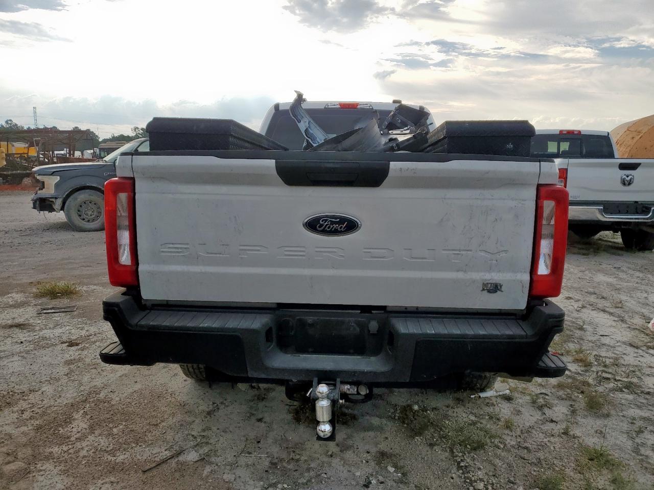 FORD F-250 SUPER DUTY