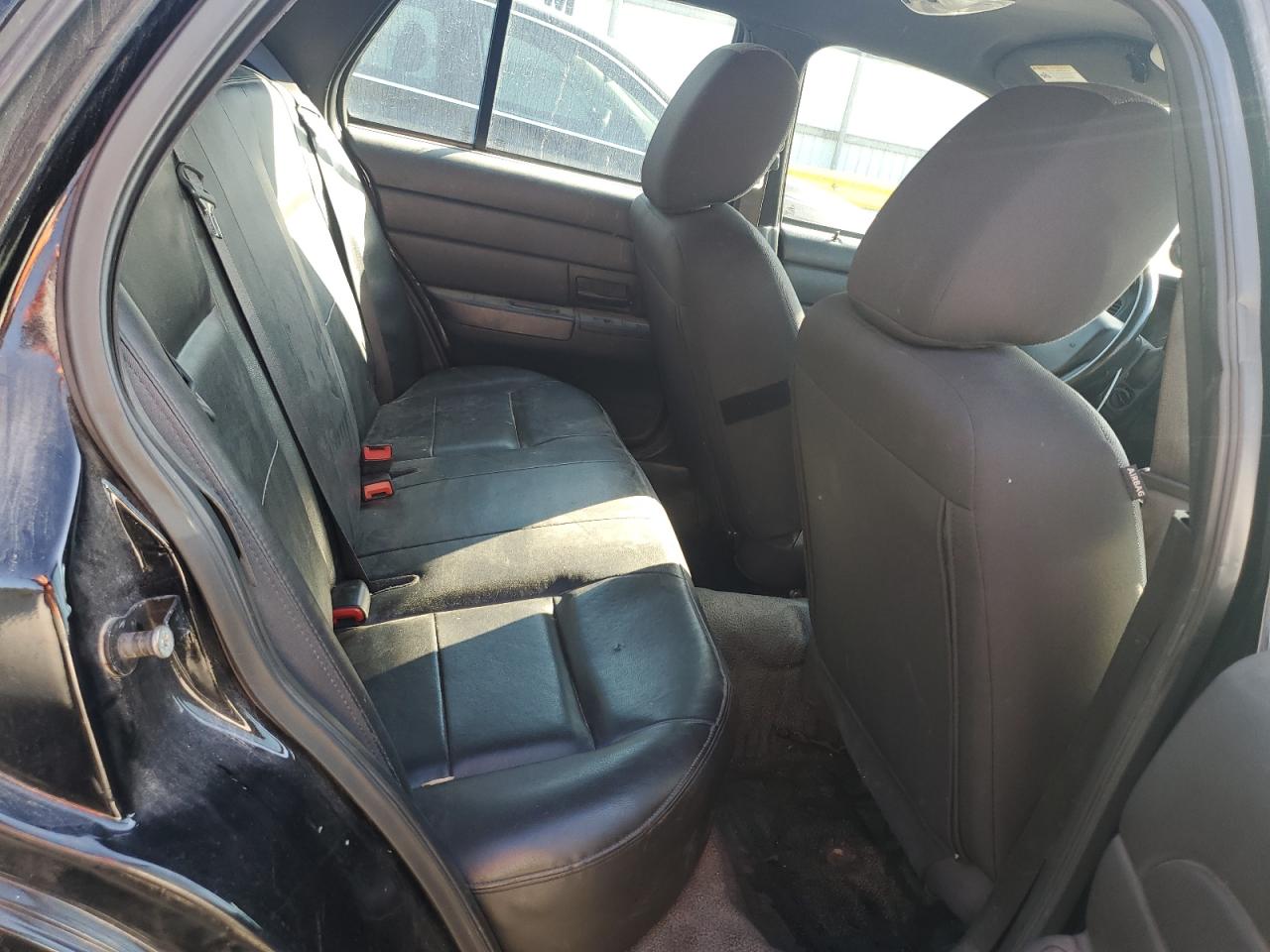 FORD CROWN VICTORIA POLICE INTERCEPTOR