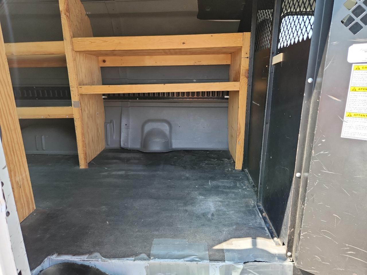 FORD ECONOLINE E250 VAN