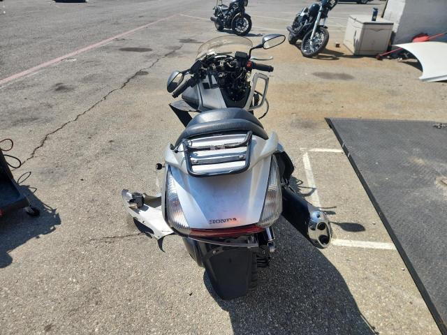 2004 HONDA FSC600 JH2PF01474K100032