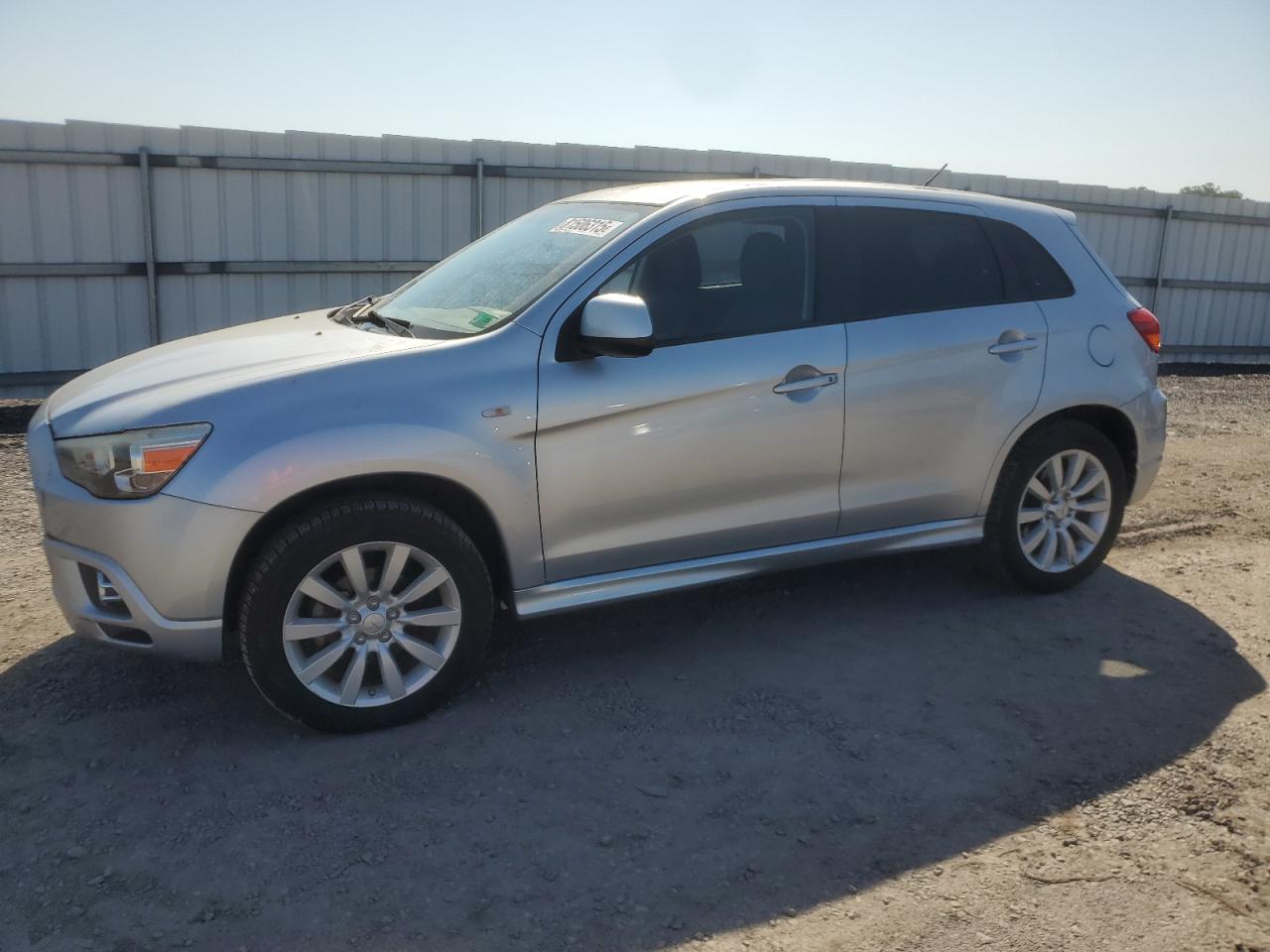 MITSUBISHI OUTLANDER SE