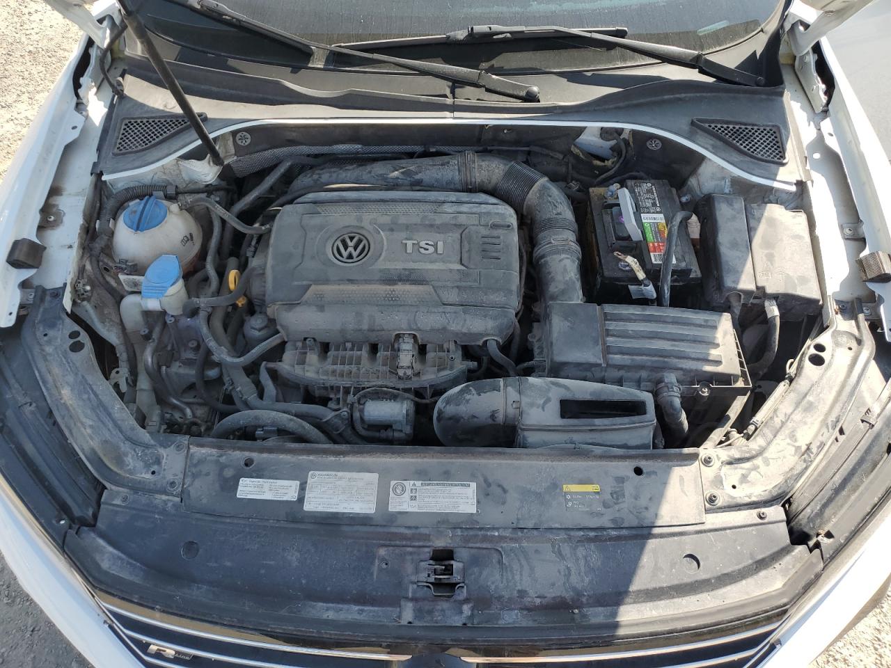 VOLKSWAGEN PASSAT R-LINE