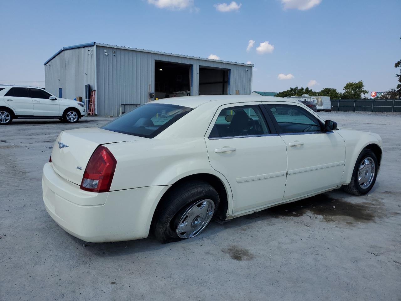 Lot #3280362979 2005 CHRYSLER 300