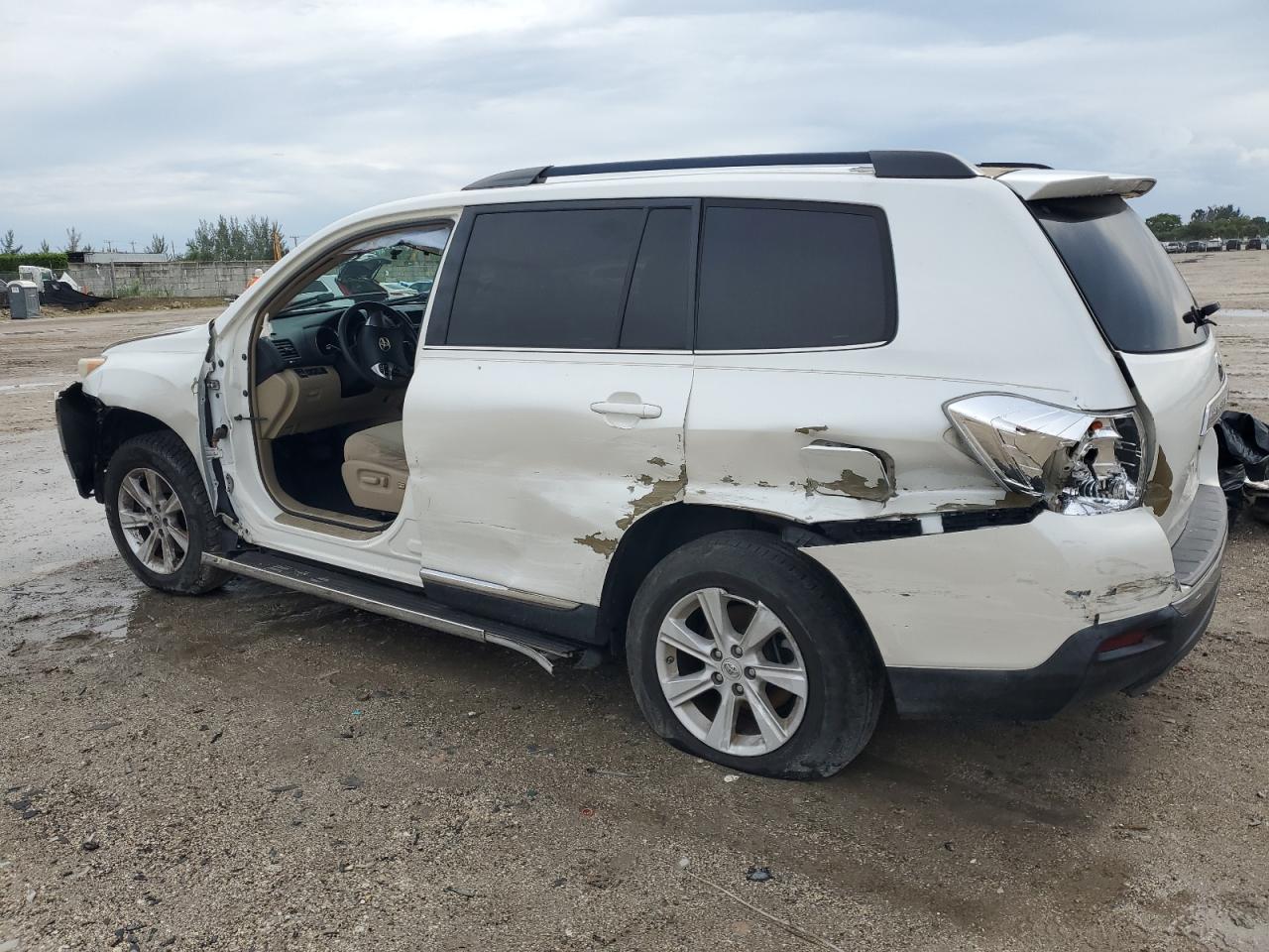 TOYOTA HIGHLANDER BASE