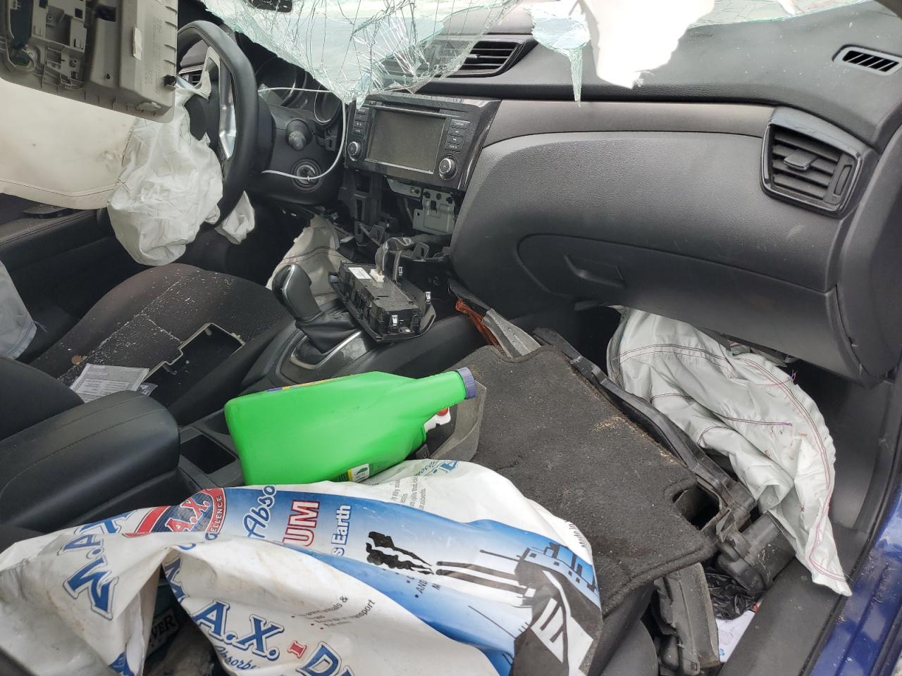 NISSAN ROGUE SPORT S