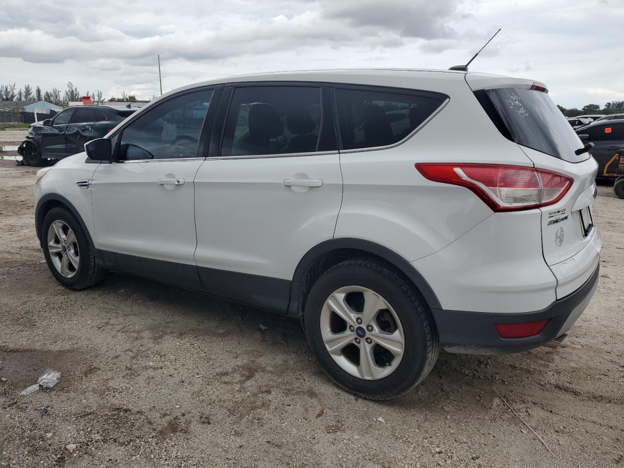FORD ESCAPE SE
