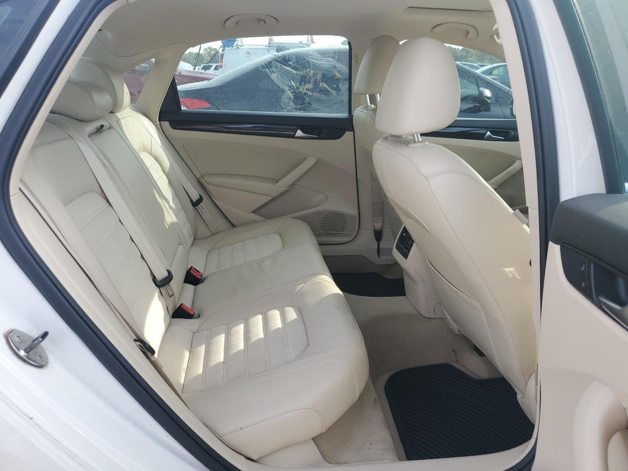 VOLKSWAGEN PASSAT SEL