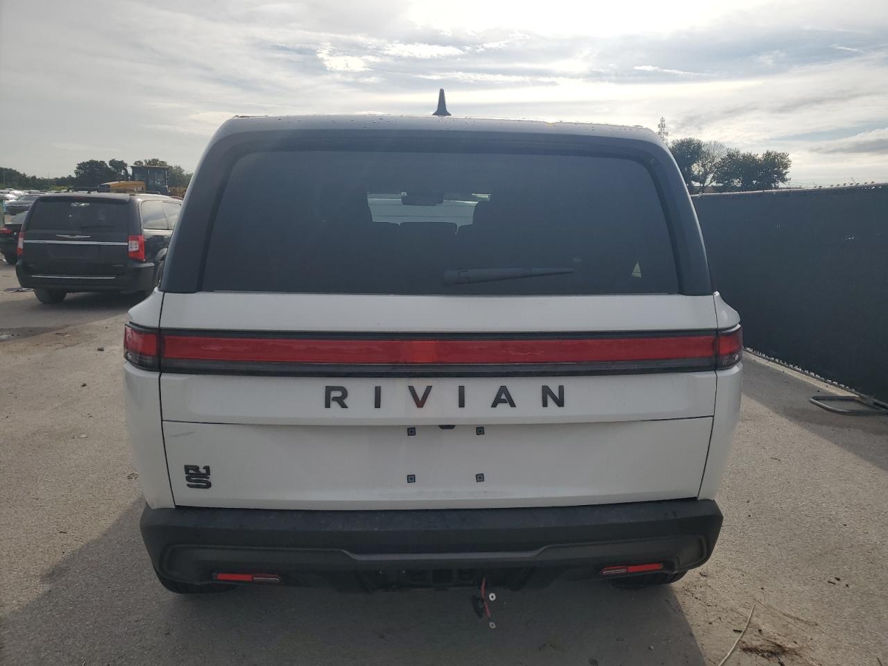 RIVIAN R1S ADVENTURE