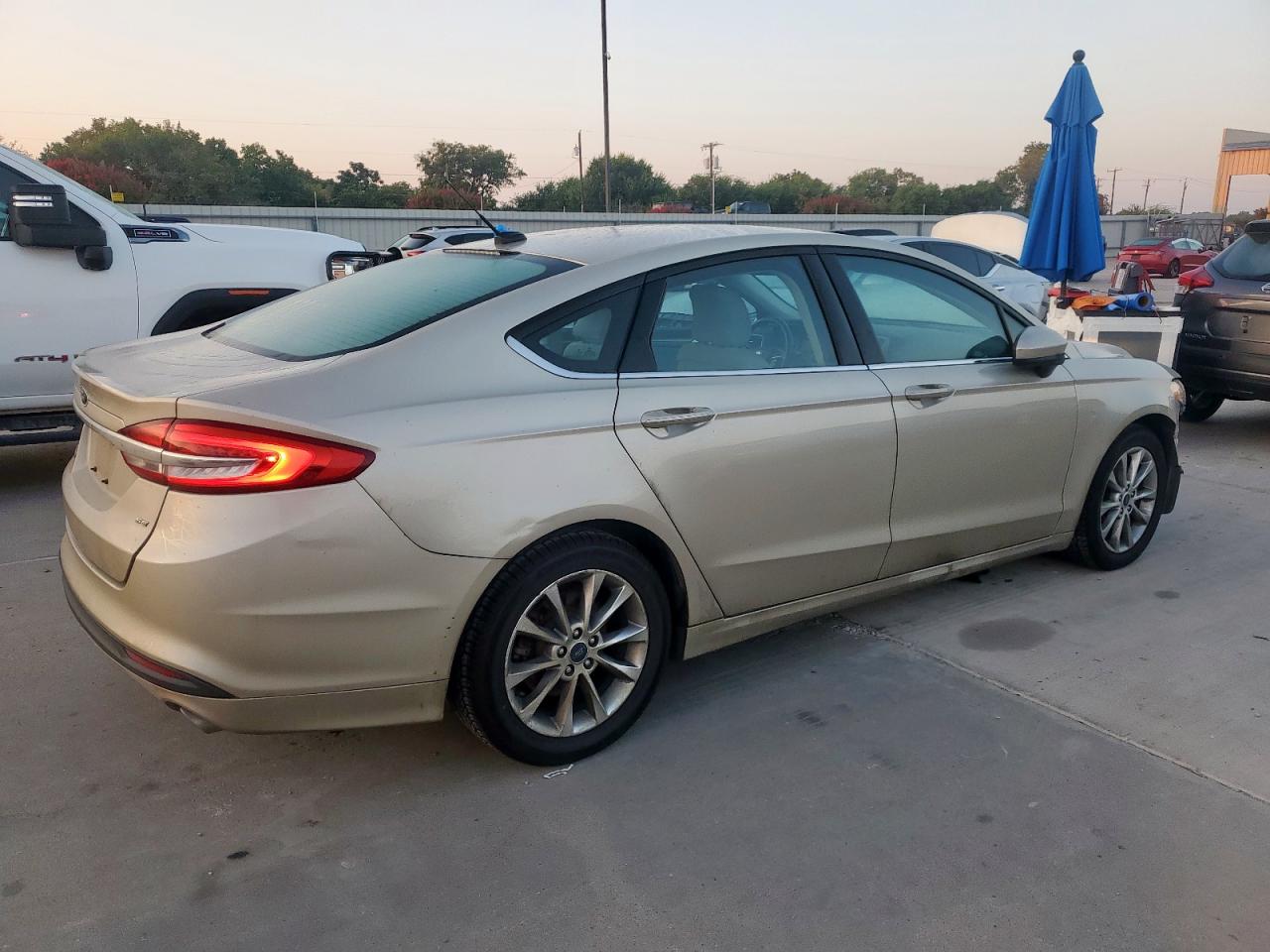 FORD FUSION SE